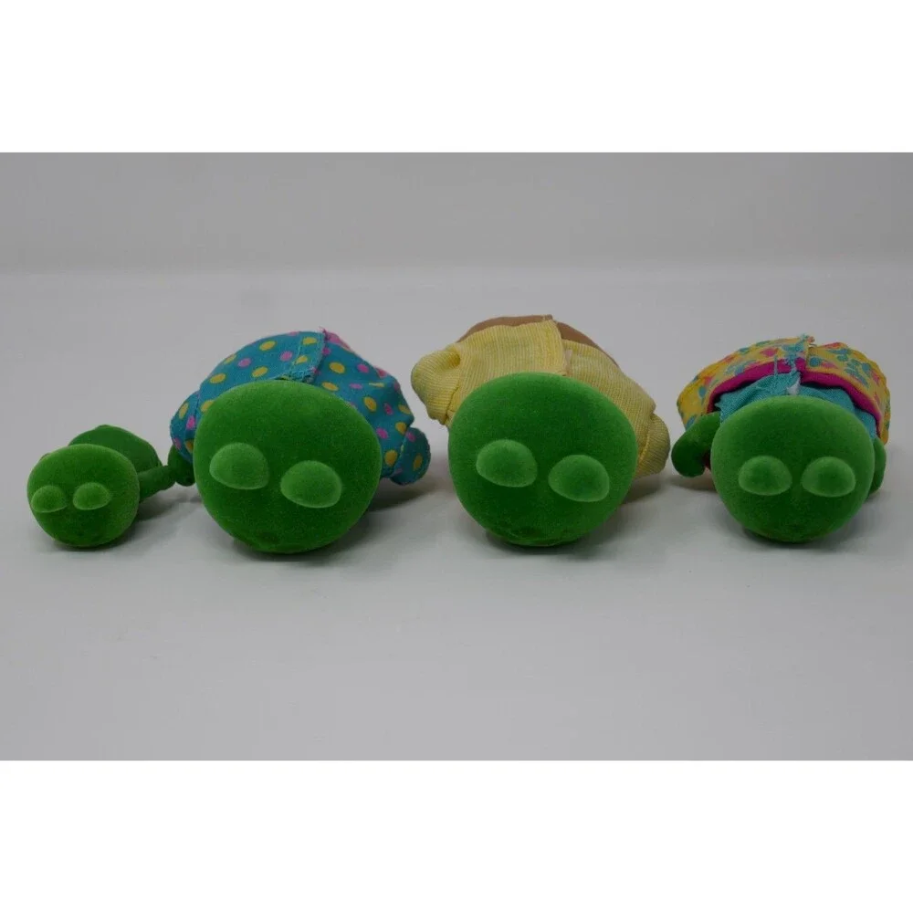 Li'l Woodzeez Croakalily Frog Family Figures Set of 4 w/Clothing